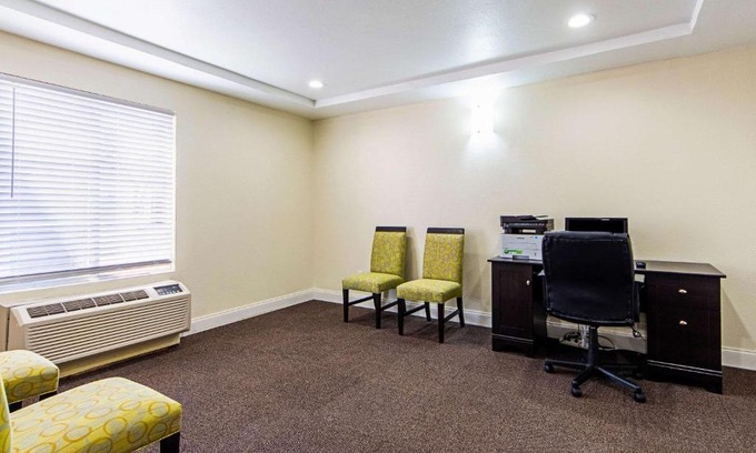 Greenville Hotel | Quality Inn Greenville I-30