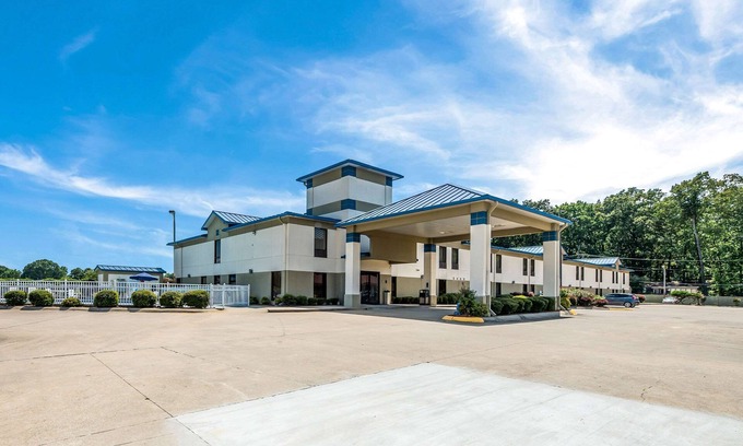 Jacksonville Hotel | Quality Inn Jacksonville near Little Rock Air Force Base