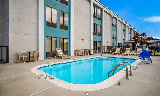 Jacksonville Hotel | Quality Inn Jacksonville NC