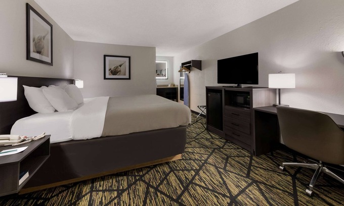 Doctors Inlet Hotel | Quality Inn Orange Park Jacksonville