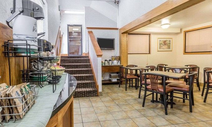 Pell City Hotel | Quality Inn Pell City I-20 exit 158