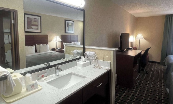 Raton Hotel | Quality Inn Raton, NM