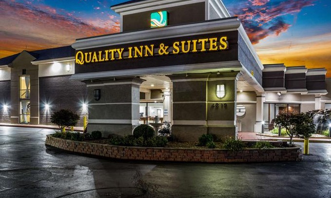 Independence Hotel | Quality Inn & Suites Kansas City - Independence I-70 East