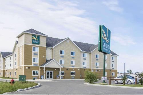 Thompson Hotel | Quality Inn & Suites Thompson