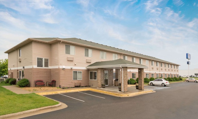 Mankato Hotel | Quality Inn & Suites