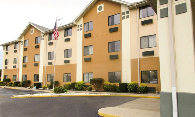 Shorewood-Tower Hills-Harbert Hotel | Quality Inn