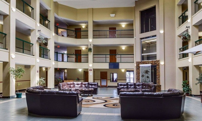 Broadmoor Hotel | Quality Suites Baton Rouge East - Denham Springs