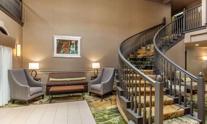 Sherman Hotel | Quality Suites Sherman
