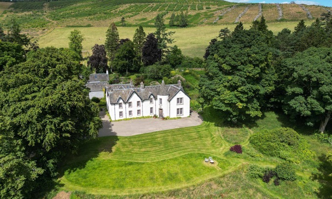 Biggar Cottage | Quarter House - Luxury Cottages