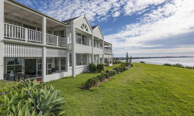 Lennox Head House | Quarterdeck 18 - Spectacular Ocean Views with Wifi