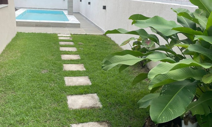 Aratuba House | Quarto com 2 camas de solteiros