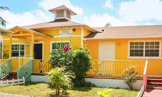 South Andros Apartment | Queen Room w/2 Queen Beds, Nathan's Lodge