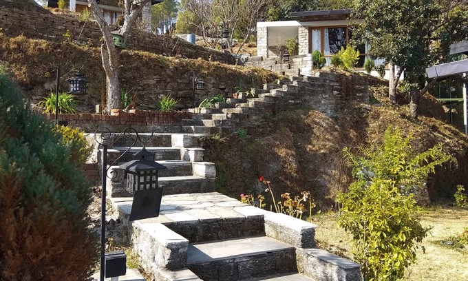 Majkhali Hotel | Queens Meadows by Sunshine & Smiles