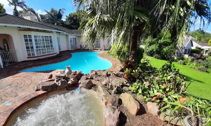 Gillitts Bed & Breakfast | Queenz Bed & Breakfast