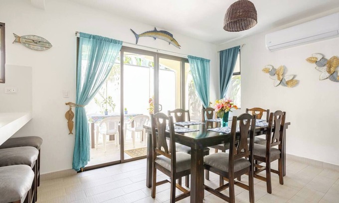 Quepos Villa | Quepos Villa 2:community pool, 3b3b, concierge, excellent location.