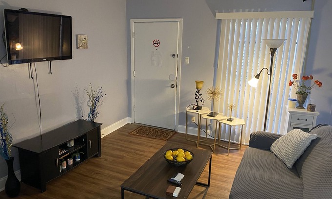 Midtown Apartment | Quick getaway to Beale & downtown