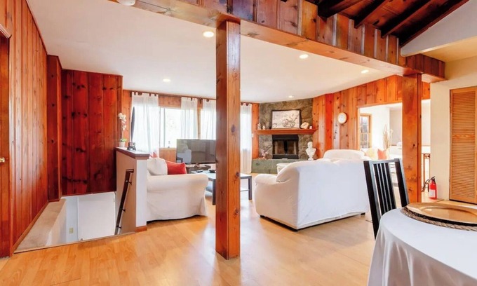 Shadow Hills House | Quiet 1-bedroom in Luxury home 30 day stay Los Angeles with AC, WiFi