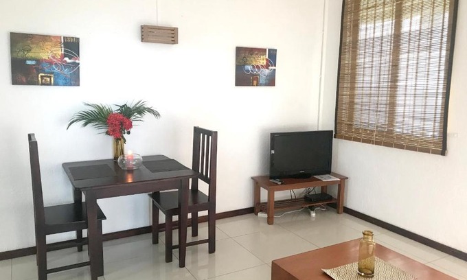 Pereybere Apartment | Quiet apartment in Pereybere, 50 m² with shared pool