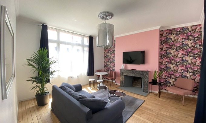 Centre Ville Apartment | Quiet apartment near train station