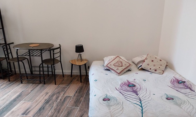 Aubagne Apartment | Quiet, brand-new studio in old town center