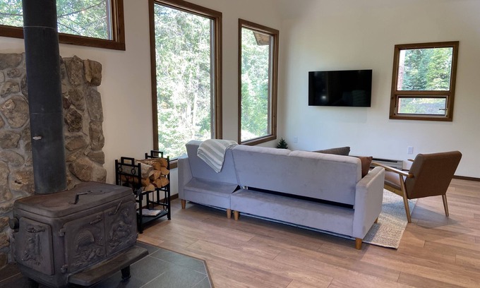 Carbondale Cabin | Quiet Cabin in the Pines