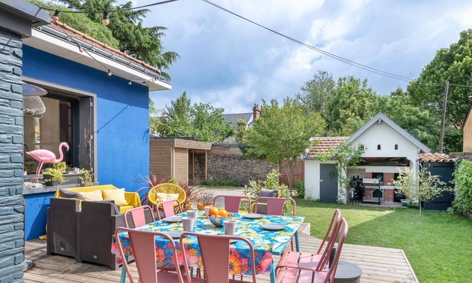 Rond-Point de Rennes House | Quiet city house and its flower garden garden