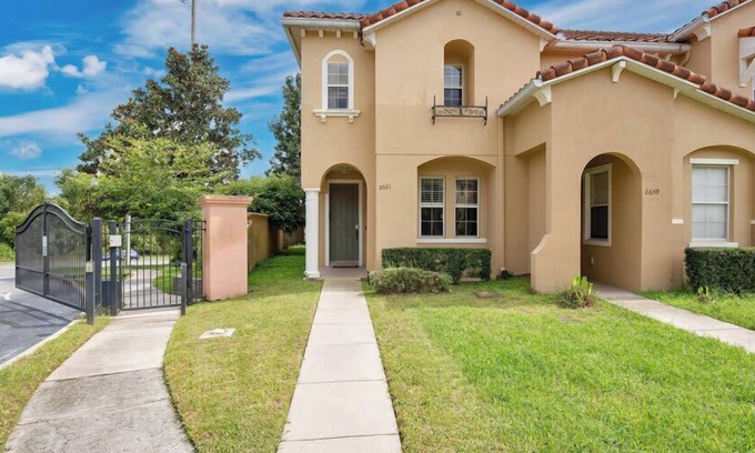 Crestwynd Bay House | Quiet Corner Gem in Gated Crestwynd Bay