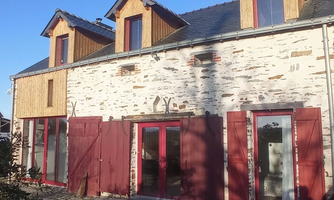 Jans House | Quiet country house located halfway between Rennes and Nantes.