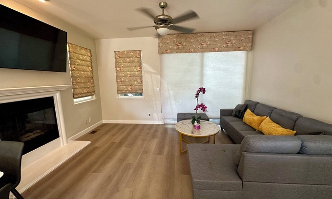 Fairview House | Quiet Cul-de-sac House with AC and Walk to Parks