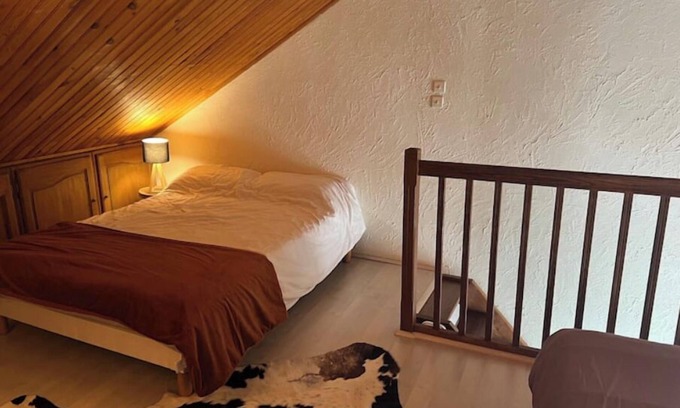 Greolieres les Neiges House | Quiet duplex with mountain views