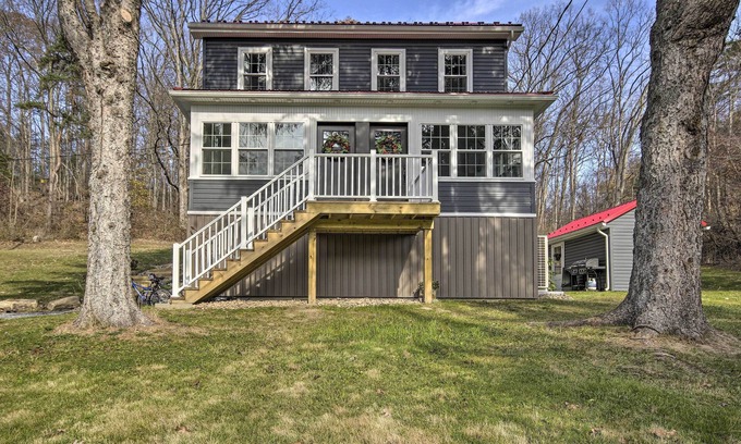 James Creek House | Quiet Escape w/Hot Tub, 5 Miles to Raystown Lake!