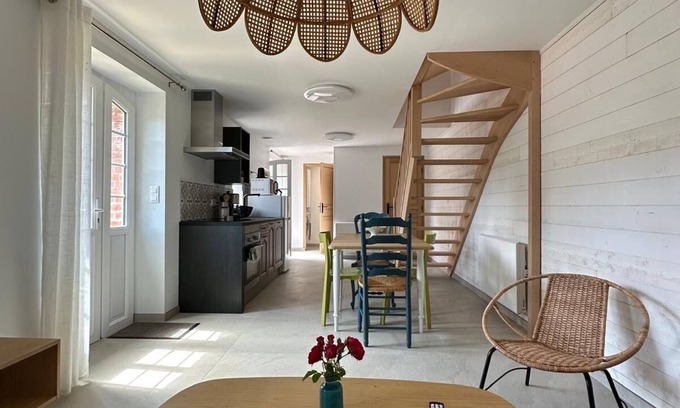 Picauville House | Quiet, friendly 4-person house 15 minutes from Utah Beach