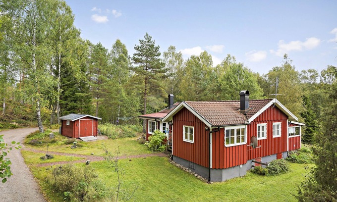 Svenljunga Municipality House | Quiet holiday house for max. 6 persons with sauna and bath tub