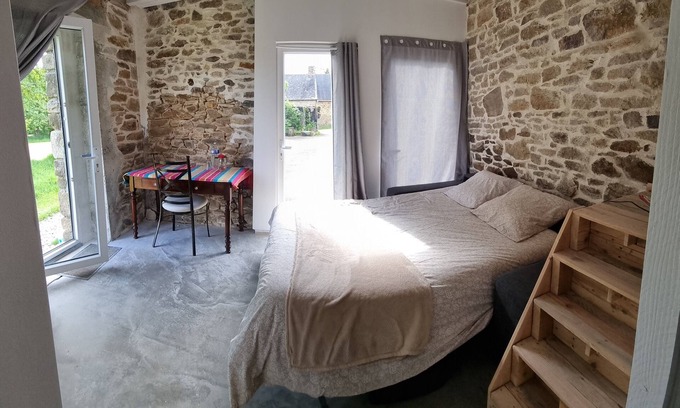 Laurenan Bed & Breakfast | Quiet, independent room