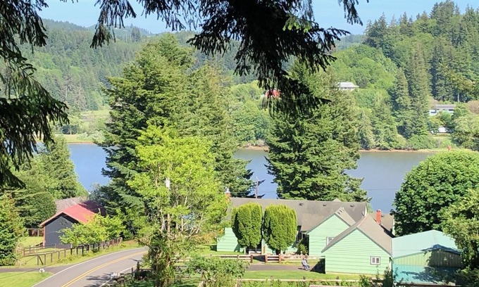 Toledo House | Quiet, pet-friendly home with a view of the Yaquina Bay minutes to the coast!n