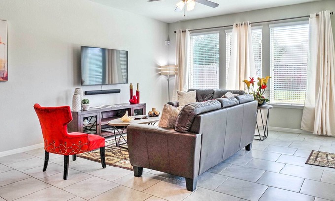 Rosenberg House | Quiet Rosenberg Home w/ Yard < 4 Mi to Dtwn