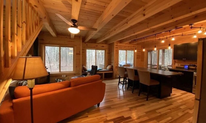 Cable Cabin | Quiet Sports Oasis-Wooded & Private