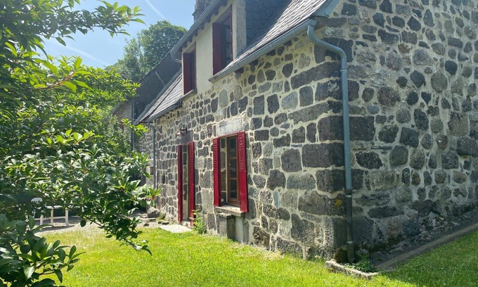 Le Falgoux Cottage | Quiet traditional Auvergne renovated house, lots of comfort, exceptional setting
