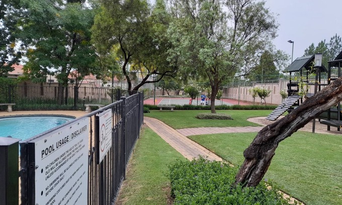 Greater Johannesburg Metropolitan Area Apartment | Quiet, Very Specious Apartment In Dainfern