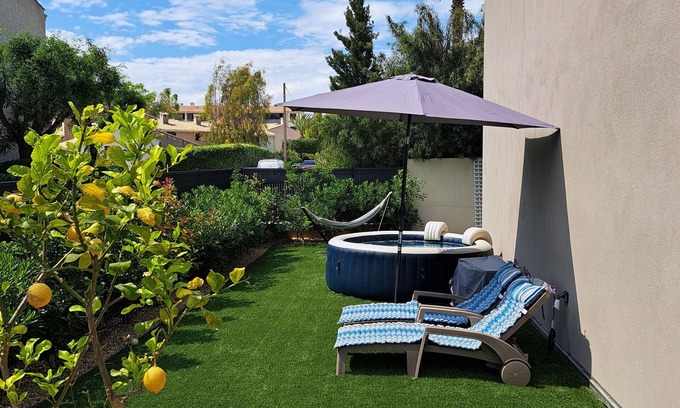 Saint-Cyr-sur-Mer Villa | QUIET VILLA WITH GARDEN CLOSE TO VILLAGE AND SEA
