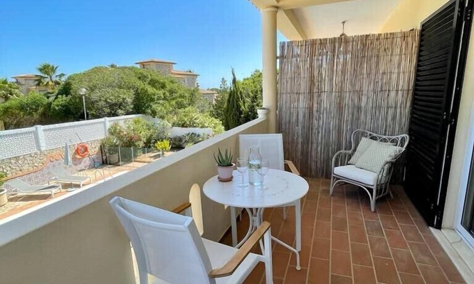 Lagos Apartment | Quinta da Liberdade: studio 3 (with pool view)
