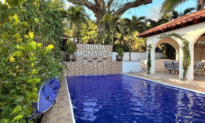 Coatepeque House | Quinta Monarca a beautiful house with private access to the lake