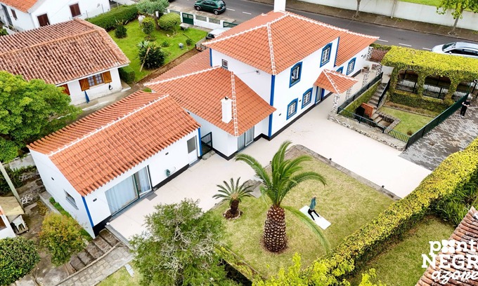 Angra do Heroismo Apartment | Quinta São José - Suite 1