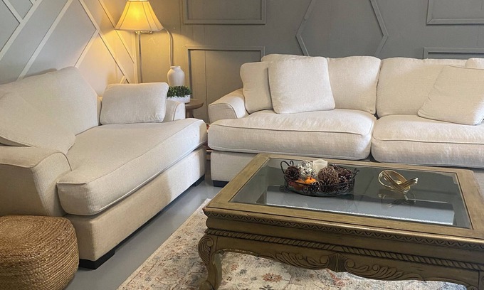 Covington House | Quite Charming lake carriage house on lovely Jackson lake in Covington Georgia.