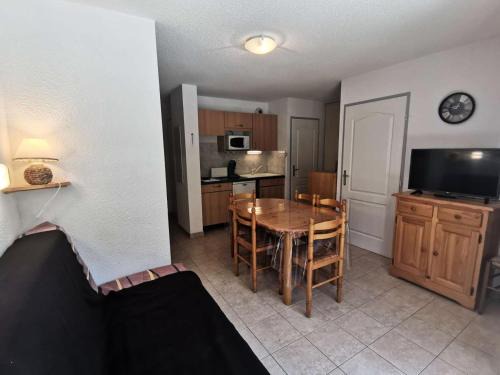 Reallon Apartment | Résidence Gardette - Agréable T2 6 couchages avec wifi à Réallon A11 MAE-8601