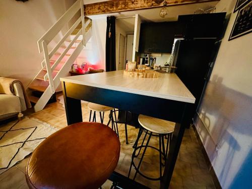 Marseillan Plage Apartment | Résidence Le SUNSET Marseillan-plage, entre mer et lagune de Thau, étape vélo, famille, couple, VRP, toutou admis, jardin, parking privé gratuit, vélos, Clim, WIFI fibre gratuite, commodités, plage et piste cyclable à proximité, 6 couchages nous contacter