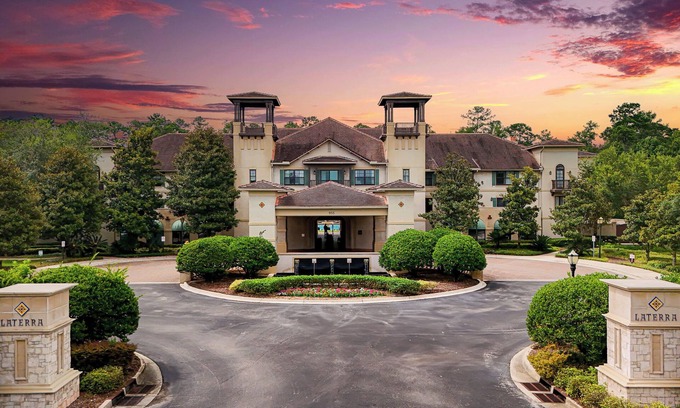 St. Augustine Condo | R&R Poolside Retreat St Augustine: 2 KING - 2 Full Bath - Stocked Kitchen