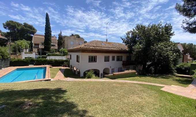 Segur de Calafell Villa | R161 Villa França 2 piscinas, jardín, tenis