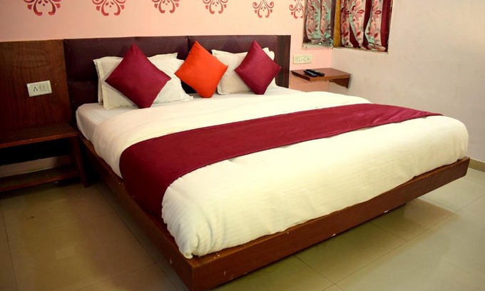 Vadodara Hotel | Radhe-The Hotel