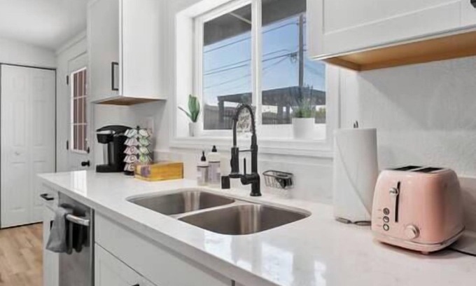 Sunrise Manor House | Radiant Pool Retreat: 4BR NLV Getaway